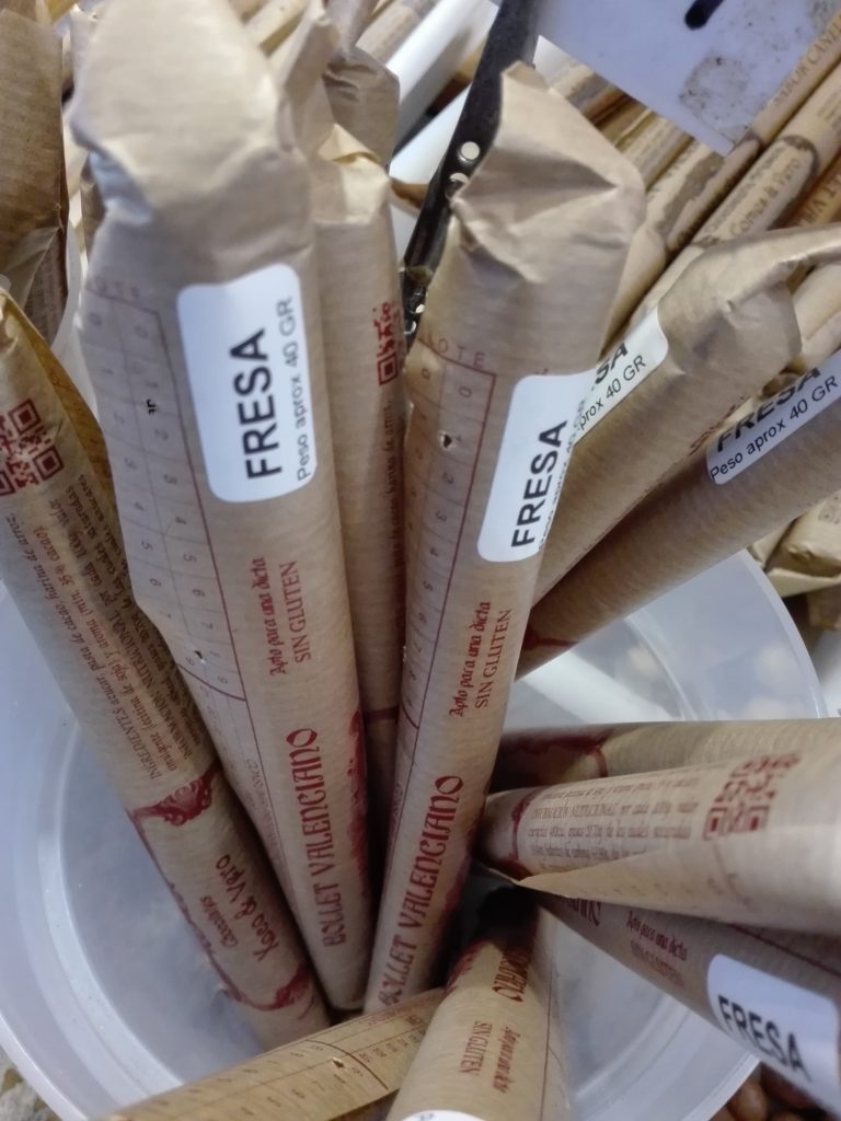 Chocolate redondo CHOCOBOLLO, FRESA Chocolates Artesanos Familia Comes chocolateros desde 1823